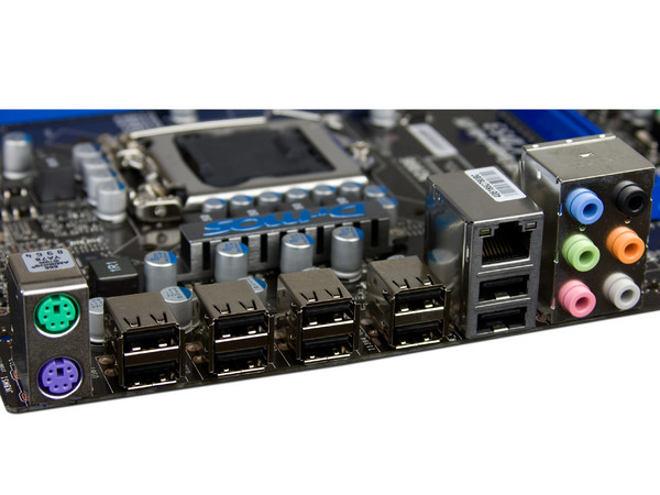 T. Madre MSI P55-CD53, ChipSet Intel P55,
Soporta: Core i7 y Core i5 de Socket 1156,
Integrado: Audio 7.1, Red 10/100/1000Mbps,
Memoria: DDR3 1600(OC)/1333/1066MHz, 16GB Max,
ATX, Ptos: 1xPCEx16, 3xPCIEx1, 3xPCI