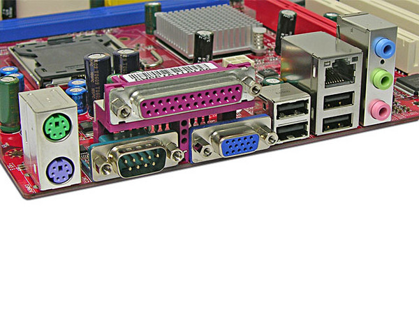 T. Madre MSI PM8PM-V, ChipSet VIA P4M800 Pro,
Soporta: Pentium D, Pentium 4, FSB 1066/800/533MHz,
Integrado: Audio, Video S3 UniChrome Pro, Red,
Memoria: DDRII 533/400, 2 Bancos, 2GB Max,
Diseño: MicroATX, Ptos: 1x AGP 8X, 3x PCI