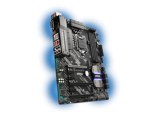 T. Madre MSI Z370 TOMAHAWK, Chipset Intel Z370,
Soporta: Core i7 / i5 / i3 de 8va Gen., Socket 1151,
Memoria: DDR4 4000+(OC)/3000(O.C.)/2133 MHz, 64GB Max,
Integrado: Audio HD, Red,
USB 3.0, SATA 3.0,
ATX, Ptos: 2xPCIE 3.0x1, 3xPCIE x1.
