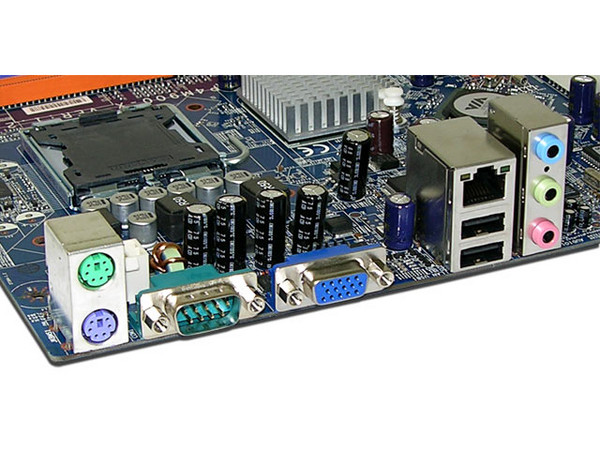 T. Madre MSI P4M900-X, ChipSet VIA P4M900,
Soporta: Celeron400, DualCore, Core2Duo,
Integrado: Audio, Red, Video S3,
Memoria: DDR1 400/333/266 y DDRII 667/533/400,
Diseño: microATX, Ptos: 1xPCI