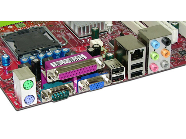 T. Madre MSI P4M900M3-L, ChipSet VIA P4M900,
Soporta: Celeron400, DualCore, Core2Duo,
Integrado: Audio 7.1, Red, Video S3,
Memoria: DDR2 400/533/667, 2 Bancos, 2GBMax,
Diseño: microATX, Ptos: 2xPCI, 1xPCEx16