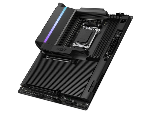 T. Madre NZXT N9, 
Chipset AMD X870E,
Segmento: Alto/Gamer
Soporta: Procesadores AMD 9000, 8000 y 7000, Socket AM5, 
Memoria: 4 Puertos DDR5, 
Integrado: Wi-Fi 7, Bluetooth v5.4, Audio HD, USB 3.2, ATX, 
Ptos: 1xPCIE5. Color Negro