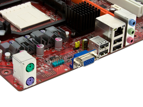 T. Madre PCCHIPS A41G, ChipSet AMD 740G,
Para: Phenom II, Athlon II, Socket AM3,
Integrado: Video ATI HD2100, Audio, Red 10/100,
Memoria: 2x DDR3, Max. 8GB, Diseño Micro ATX,
Ptos: 1xPCI-E X16, 1xPCI-E X1, 2xPCI