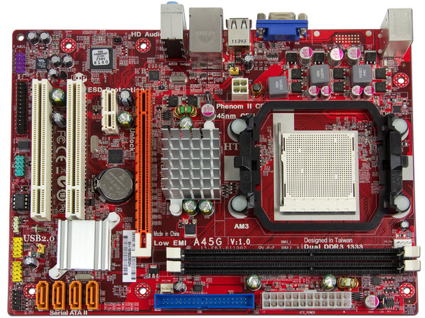 T. Madre PCCHIPS A45G, ChipSet AMD 760G,
Soporta: Phenom II/Athlon II/Sempron de Socket AM3,
Integrado: Video Radeon HD3000, Audio, Red 10/100,
Memoria: DDR3 1333/1066 MHz, 8GB Max, 
Diseño Micro-ATX, Ptos: 1xPCI-E X16, 1xPCI-E X1, 2xPCI