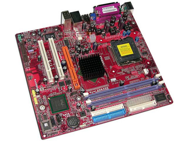 T. Madre PCCHIPS P13G+, ChipSet Intel 865G/ICH5,
Soporta: Socket LGA775 Pentium D/Pentium 4,
Memoria: DDR400/333/266 (2 Bancos), 2Gb Max,
Integrado: Audio 6 canales, Video, RED 10/100Mbps,
Diseño: Micro ATX, Ptos. 2x PCI, 1x AGP 8X, 1x CNR