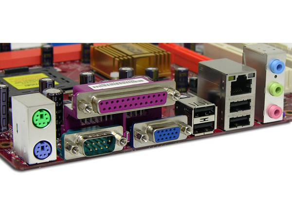 T. Madre PCCHIPS P29G, ChipSet VIA P4M890,
Soporta: Core 2 Duo, Pentium 4/D, FSB 1066/800/533MHz,
Integrado: Video, Audio AC97, Red 10/100,
Memoria: 2x DDR2, Max. 4GB, Diseño MicroATX,
Ptos: 1xPCI-E X16, 2xPCI, 1xCNR