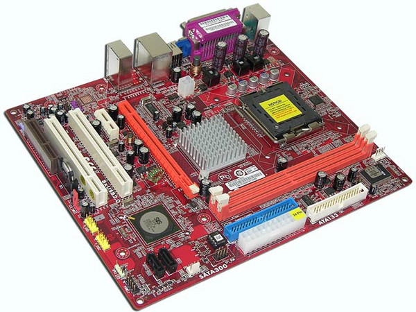 T. Madre PCCHIPS P33G (V1.0), ChipSet SIS 671FX/968,
Soporta: Pentium 4, D, Core2Duo, 533/800/1066MHz,
Integrado: Audio 5.1, Red AC131 10/100Mbps,
Memoria: DDR2 667/533, 2 Bancos, 4GB Max,
Diseño: MicroATX, Ptos: 1xPCEx16, 1xPCI Exp, 2xPCI