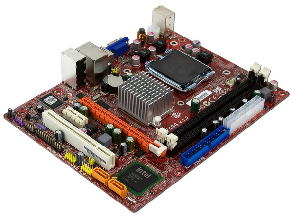 T. Madre PCCHIPS P49G (V1.0), ChipSet Intel G41,
Soporta: Intel Core 2 Quad, Core 2 Duo, Pentium Dual-core,
Memoria: DDR3 1333/1066 MHz, 4GB Max,
Integrado: Audio HD, Red 10/100, Video Intel GMA3100,
Diseño: MicroATX, Ptos: 1xPCEx16, 1xPCEx1, 1xPCI