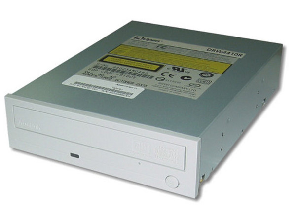 Quemador de DVD+R/+RW  y CDs, Marca AOpen, 
DVD+RW: Graba/Regraba/Lee: 4x/4x/8x, 
CD-RW: Graba/Regraba/Lee: 24x/10x/40x