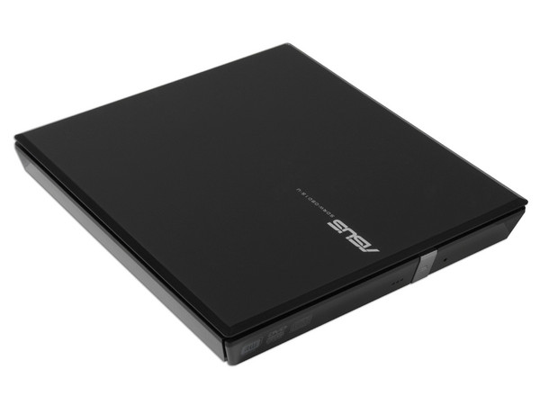 Quemador Asus Externo Slim USB 2.0, Negro:
no necesita cable de alimentación,
DVD+RW: Graba/Regraba/Lee: 8x/8x/8x,
DVD+R DL: Graba 6X, DVD-R DL: Graba 6X,
DVD-RW: Graba/Regraba/Lee: 8x/6x/8x,
CD-RW: Graba/Regraba/Lee: 24x/16x/24x.