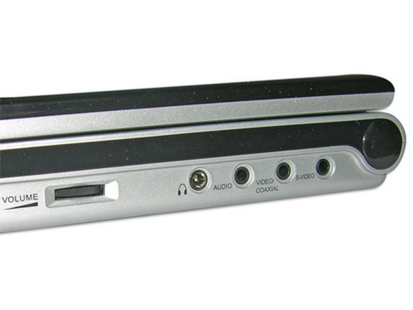 DVD Portátil Daewoo con Pantalla LCD Widescreen de 7”, Multiregión, Color Negro con Plateado
