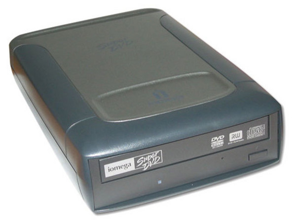 Quemador Externo DVD±R/±RW y de CDs, Marca Iomega, 
DVD-RW+: Graba/Regraba/Lee : 4x/2.4x/12x,
DVD-RW-: Graba/Regraba/Lee : 4x/2x/12x,
CD-RW: Graba/Regraba/Lee: 24x/16x/32x