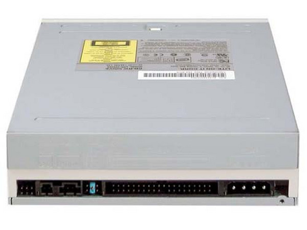 Quemador de CDs LiteOn, Interno, Velocidades Graba/Regraba/Lee : 52x/24x/52x.