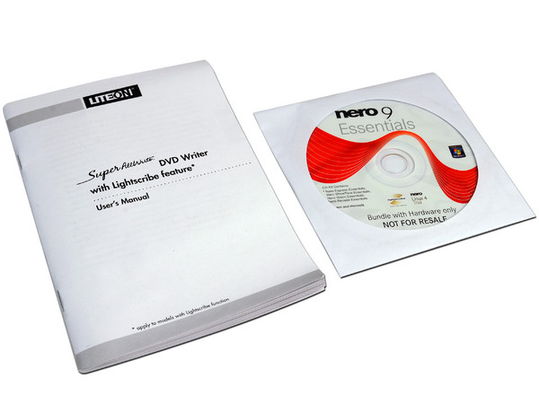 Quemador LiteOn, IDE:
DVD+RW: Graba/Regraba/Lee: 22x/8x/16x,
DVD+R DL: 8x, DVD-R DL: 8x, DVD-RAM: 12x,
DVD-RW: Graba/Regraba/Lee: 22x/6x/16x,
CD-RW: Graba/Regraba/Lee: 48x/32x/48x