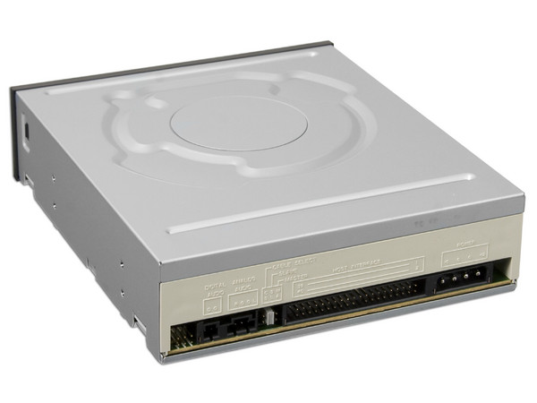 Quemador Liteon, Lightscribe! IDE::
DVD+RW: Graba/Regraba/Lee: 22x/8x/16x,
DVD+R DL: 8x, DVD-R DL: 8x, DVD-RAM: 12x,
DVD-RW: Graba/Regraba/Lee: 22x/6x/16x,
CD-RW: Graba/Regraba/Lee: 48x/32x/48x