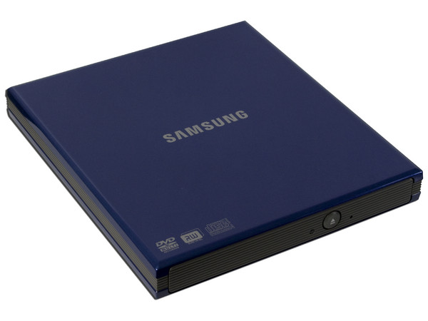 Quemador Samsung Externo Slim USB 2.0:
no necesita cable de alimentación,
DVD+RW: Graba/Regraba/Lee: 8x/8x/8x,
DVD+R DL: Graba 6X, DVD-R DL: Graba 6X,
DVD-RW: Graba/Regraba/Lee: 8x/6x/8x,
CD-RW: Graba/Regraba/Lee: 24x/16x/24x.
