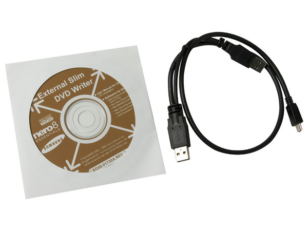 Quemador Samsung Externo Slim USB 2.0:
no necesita cable de alimentación,
DVD+RW: Graba/Regraba/Lee: 8x/8x/8x,
DVD+R DL: Graba 6X, DVD-R DL: Graba 6X,
DVD-RW: Graba/Regraba/Lee: 8x/6x/8x,
CD-RW: Graba/Regraba/Lee: 24x/16x/24x.