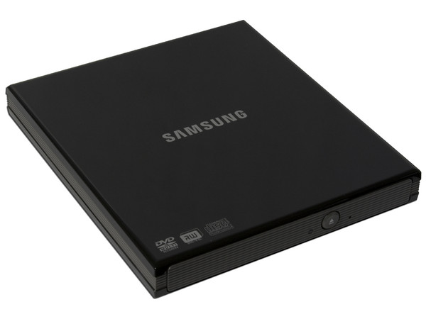 Quemador Samsung Externo Slim USB 2.0:
no necesita cable de alimentación,
DVD+RW: Graba/Regraba/Lee: 8x/8x/8x,
DVD+R DL: Graba 6X, DVD-R DL: Graba 6X,
DVD-RW: Graba/Regraba/Lee: 8x/6x/8x,
CD-RW: Graba/Regraba/Lee: 24x/16x/24x.