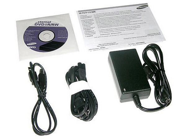 Quemador Samsung, Multiformato Externo, Color Negro,
DVD+RW: Graba/Regraba/Lee: 16x/8x/12x,
DVD+R DL: Graba 8X, DVD-R DL: Graba 4X,
DVD-RW: Graba/Regraba/Lee: 16x/6x/12x,
CD-RW: Graba/Regraba/Lee: 48x/32x/40x. USB 2.0