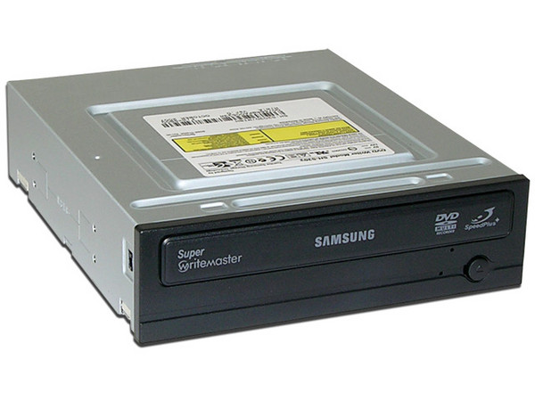Quemador Samsung, Multiformato, IDE:
DVD+RW: Graba/Regraba/Lee: 20x/8x/16x,
DVD+R DL: 12x, DVD-R DL: 12x, DVD-RAM: 12x,
DVD-RW: Graba/Regraba/Lee: 20x/6x/16x,
CD-RW: Graba/Regraba/Lee: 48x/32x/48x