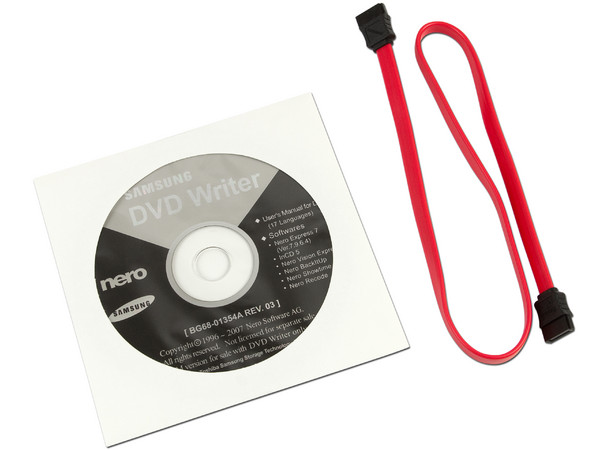 Quemador Samsung, Multiformato, Serial ATA:,
DVD+RW: Graba/Regraba/Lee: 20x/8x/16x,
DVD+R DL: 16x, DVD-R DL: 12x, DVD-RAM: 12x,
DVD-RW: Graba/Regraba/Lee: 20x/6x/16x,
CD-RW: Graba/Regraba/Lee: 48x/32x/40x
