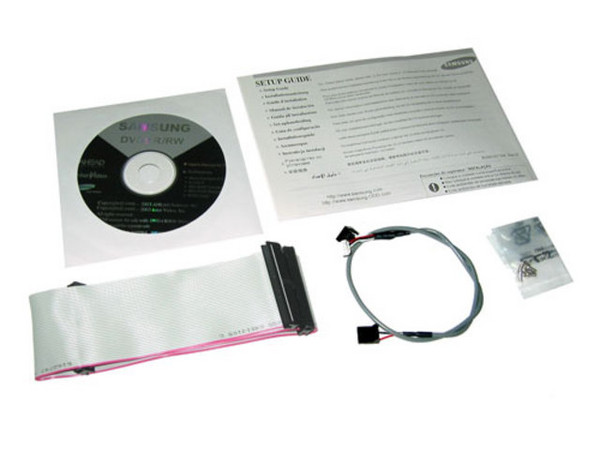 Quemador Samsung, Multiformato(DVD/CD-RW):
DVD+RW: Graba/Regraba/Lee : 8x/4x/12x,
DVD-RW: Graba/Regraba/Lee : 8x/4x/12x, 
CD-RW: Graba/Regraba/Lee: 32x/16x/40x