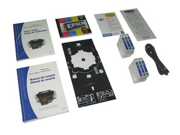 Impresora Epson Stylus Photo R200, 5760 x 1440 dpi, 6 Tintas, impresión directa sobre CDs y DVDs imprimibles.