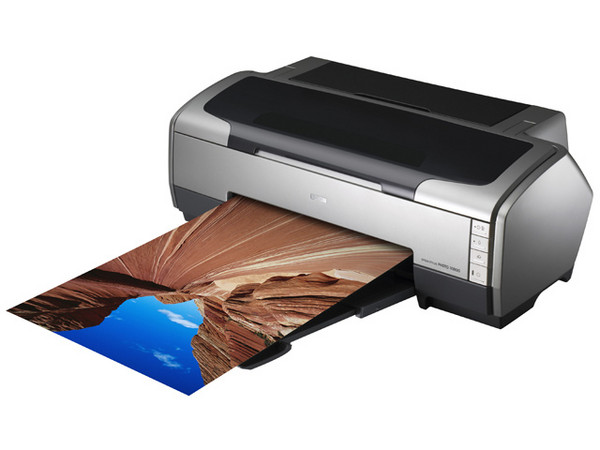 Impresora Epson Stylus Photo R1800, formato grande hasta A3+, 8 Tintas, impresión directa sobre CDs y DVDs imprimibles.