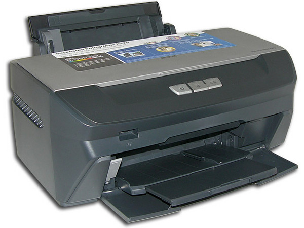 Impresora Epson Stylus Photo R270, 5760 x 1440 dpi, 6 Tintas, impresión directa sobre CDs y DVDs imprimibles.