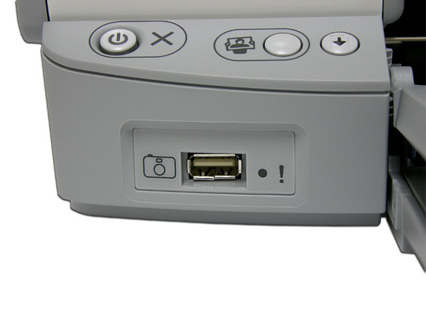 Impresora de Inyección a Color HP DeskJet D4160, resolución 4800 x 1200 dpi.