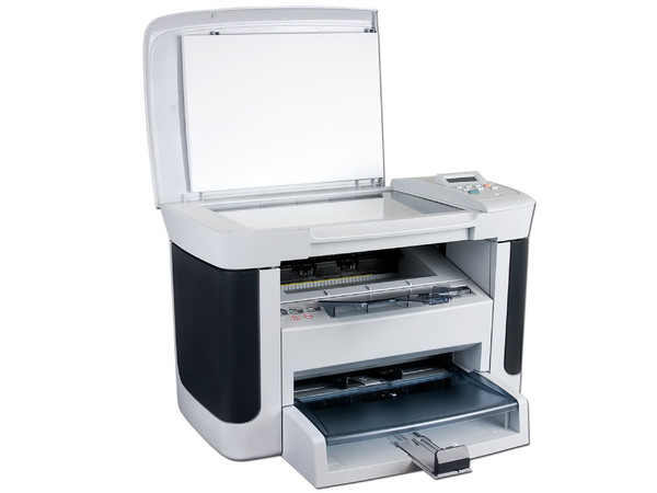 Multifuncional HP LaserJet M1120 MFP: Impresora Láser Monocromática, Copiadora y Escáner.