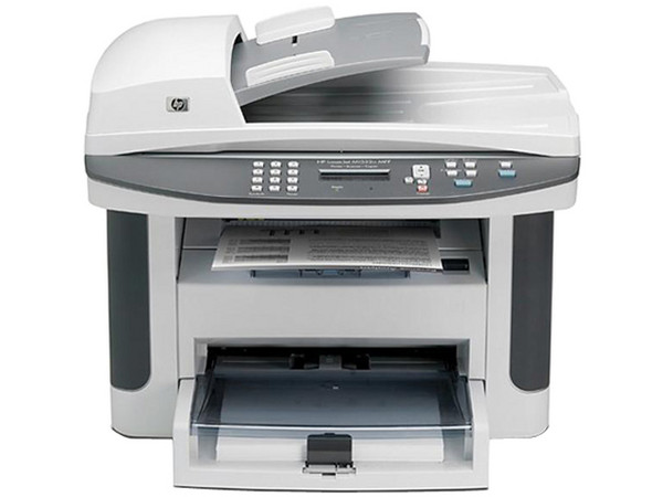 Multifuncional HP LaserJet M1522n: Impresora Láser Monocromática, Copiadora y Escáner.
