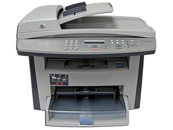 Multifuncional HP LaserJet 3052. Impresora/Copiadora/Scanner. 19 PPM, 1200DPI, Interfase USB y Red 10/100Mbps