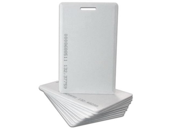 Tarjeta de Proximidad Gruesa Axceze AX-ID2 10 PZ, 125kHz 26 Bits Tipo Clamshell con Perforación. Color Blanco.