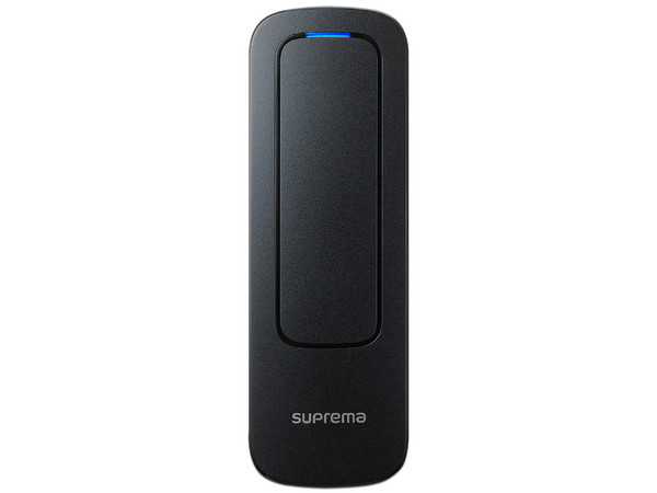 Controlador de una puerta de uso en exterior Suprema, con lector de tarjetas Multitecnolgía, NFC y Bluetooth.