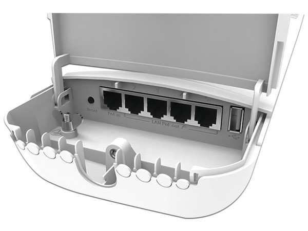 Punto de Acceso MikroTik OmniTIK 5 PoE de 5GHz, Wireless AC (Wi-Fi 5), hasta 867 Mbit/s, 4 Puertos con Salida PoE.