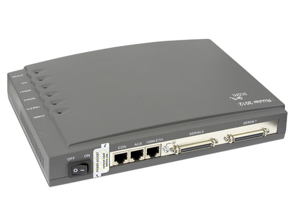 Ruteador 3Com 3012 acceso a WAN para oficinas remotas.
Un puerto 10/100BASE-T; dos serie (Sínc/Asínc); uno de Consola, y uno serie AUX