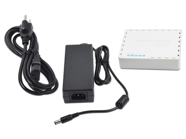 Ruteador MikroTik hEX PoE Lite de 5 puertos Gigabit Ethernet 10/100, Alámbrico, USB, Color Blanco.