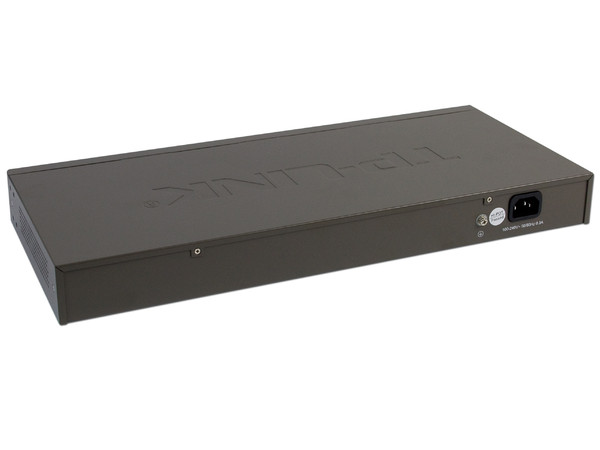 Switch TP-LINK de 24 puertos 10/100Mbps, para montaje en rack.