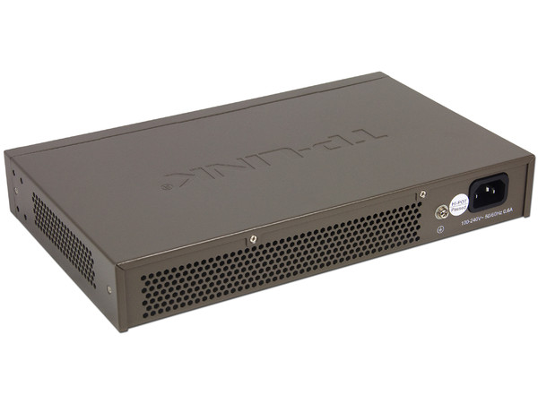 Switch TP-Link de 16 puertos  Gigabit 10/100/1000 Mbps, para montaje en rack.
