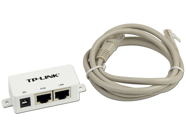 CPE Inalámbrico externo TP-Link de Alta Potencia a 2.4GHz, antena de polarización dual de 12dBi.