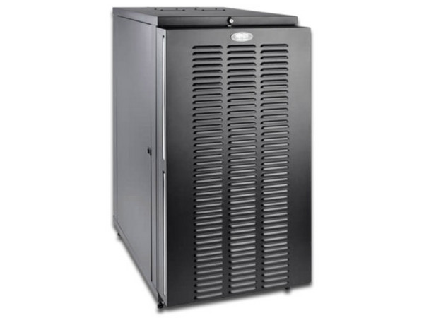 Gabinete Tripplite de 24U para ambientes industriales, IP54. Color Negro.