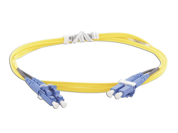 Jumper de Fibra Optica Monomodo Panduit 9/125 OS2, SC/APC-SC/APC Simplex, OFNR (Riser), Color Amarillo, 1m.