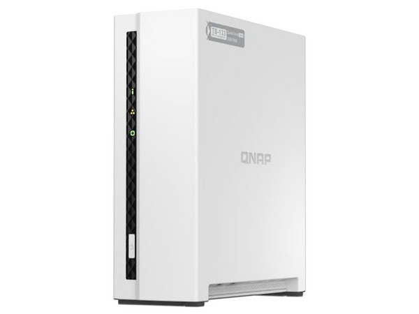 Unidad de Almacenamiento NAS QNAP TS-133:
Procesador ARM Cortex A55 (hasta 1.8 GHz), 
Memoria RAM de 2GB DDR4, 
1 Bahia SATA de 3.5