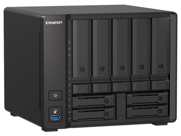 Servidor NAS QNAP TS-H973AX: 
Procesador AMD Ryzen Embedded V1500B (hasta 2.2 GHz), 
Memoria de 32GB DDR4, 
9 Bahías SATA (No Incluye Discos Duros).