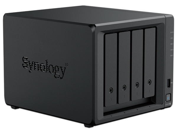 Servidor NAS Synology DiskStation DS425+: 
Procesador Intel Celeron J4125 (hasta 2.7 GHz), 
Memoria de 2GB DDR4, 
Hasta 4 Bahías para Discos Duros (No Incluidos), 
Color Negro.