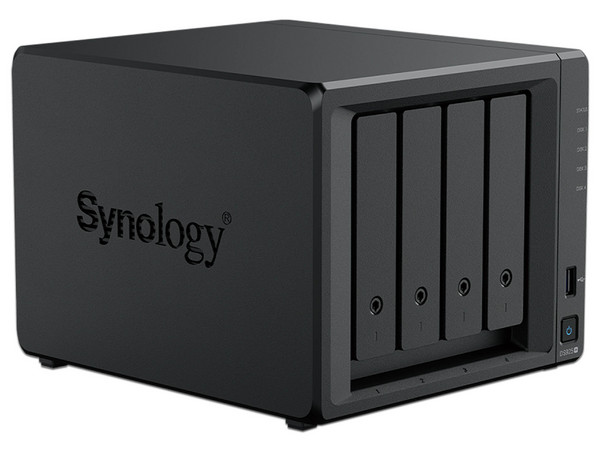 Servidor NAS Synology DS925+: 
Procesador AMD Ryzen V1500B (hasta 2.2 GHz), 
Memoria RAM de 4GB DDR4, 
hasta 4 Bahias, 
Color Negro.