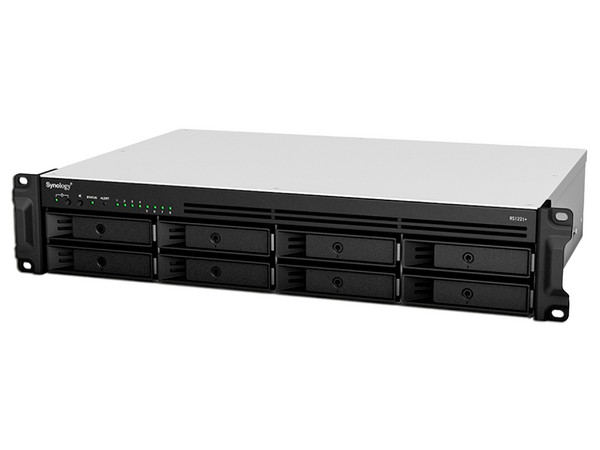 Servidor NAS Synology RS1221+: 
Procesador AMD Ryzen V1500B (hasta 2.2 GHz), 
Memoria de 4GB DDR4, 
Hasta 8 Bahías SATA, 
No incluye Discos.