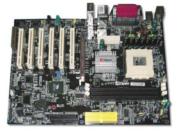 Tarjeta Madre AOpen AK77-400N, ChipSet VIA KT400A,
Soporta: AMD Athlon XP/Athlon/Duron, 333MHz,
Integrado: Audio Realtek 5.1,
Memoria: DDR 400 [PC3200], 3Gb Max. (3 Bancos)
Diseño: ATX, Ptos: 1x AGP, 6x PCI, 1xCNR