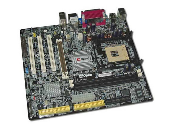 Tarjeta Madre AOpen s651m, ChipSet SiS 651,
Soporta: Pentium 4 y Celeron con bus de 533Mhz,
Integrado: Audio AC97, Video y RED 10/100Mbps,
Memoria: DDR 266/333Mhz (2 Bancos), 2GB Max,
Diseño: Micro ATX, Ptos: 1x AGP 4X, 3x PCI, 1x CNR